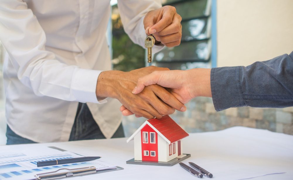 acheter une opportunité immobilière à prix réduit avec la Maison saisie par la banque à vendre