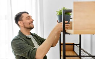 installer une étagère murale en toute sécurité