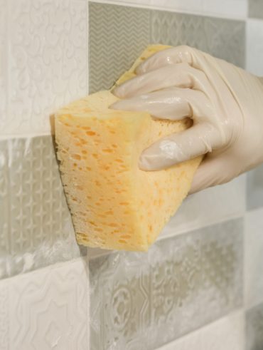 nettoyer efficacement un joint de carrelage noirci sans abîmer le carrelage